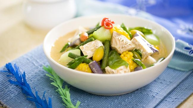 Sayur lodeh jadi sajian istimewa dalam royal wedding Brunei Darussalam antara Pangeran Mateen dan Anisha Rosnah. Ini resep sayur lodeh yang bisa dibuat di rumah