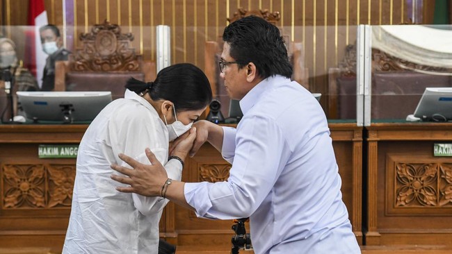 Terpidana kasus pembunuhan berencana yang merupakan mantan Kadiv Propam Polri Ferdy Sambo pindah tahanan dari Lapas Salemba ke Lapas Cibinong.