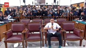 VIDEO: Riuh Tepuk Tangan saat Bhadara E Bersaksi Offline untuk Sambo