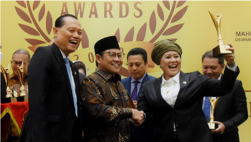 Mahkamah Kehormatan Dewan (MKD) Dewan Perwakilan Rakyat Republik Indonesia (DPR RI) memberikan penghargaan atau apresiasi setinggi-tingginya