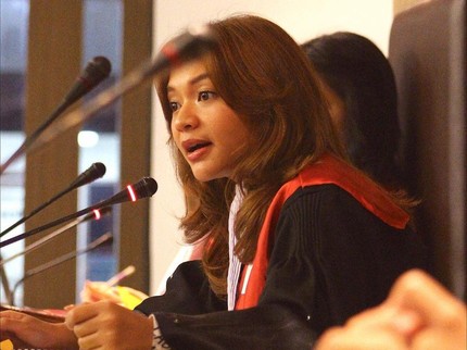 5 Potret Amel Carla Jadi Hakim di Simulasi Sidang, Disebut Mirip Najwa Shihab
