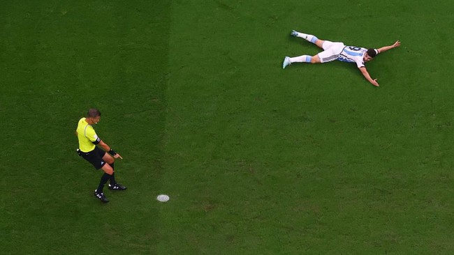 Kapten Kroasia Luka Modric mengkritik keputusan wasit Daniele Orsato yang memberi Argentina penalti saat timnya kalah 0-3 pada semifinal Piala Dunia 2022.