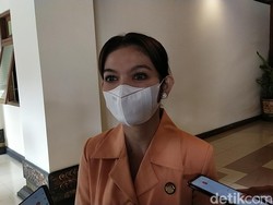 Blak-blakan Selvi Ungkap Gibran Koleksi Kaus Bergambar Inul hingga King Nassar