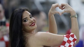 FOTO: Dukungan Ivana Knoll Gagal Bantu Kroasia ke Final Piala Dunia