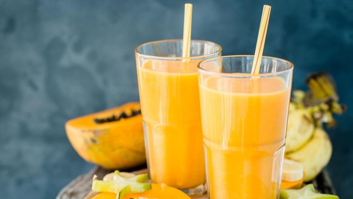 Jus buah/ Foto: freepik.com/boyarkinamarina