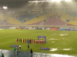 Laga Persikabo 1973 Vs Arema FC di Solo Diwarnai Hujan Deras