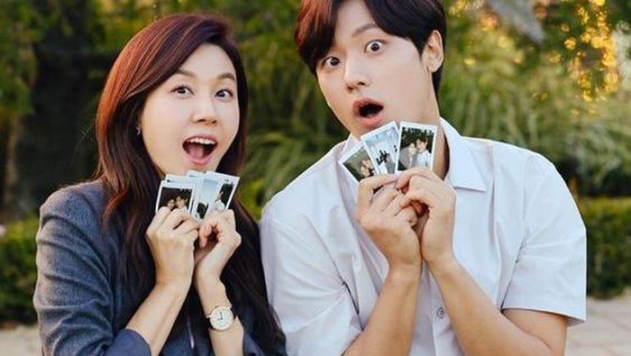 Lee Do Hyun bersama Kim Ha Neul/Foto: Sidus HQ