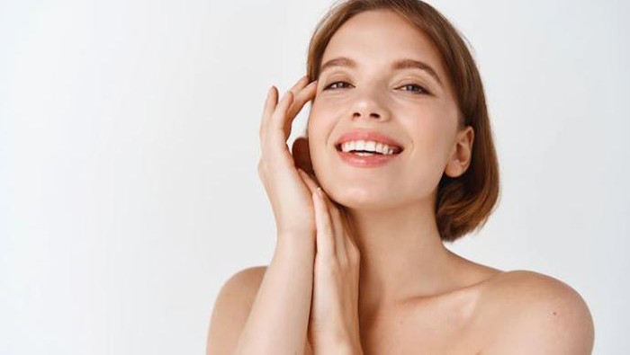 Pentingnya moisturizer/ foto: Freepik/ cookie_studio