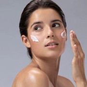 Terlihat Sepele, Tapi Ini 5 Tanda Kulitmu Butuh Dukungan Moisturizer atau Pelembap