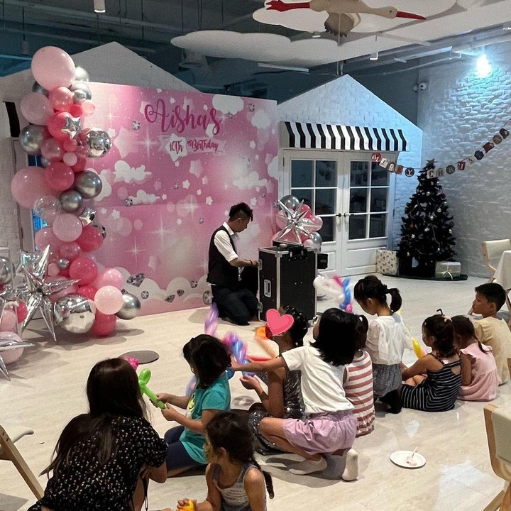 <p>Aisha anak penyanyi cantik Denada baru saja merayakan ulang tahunya yang ke-10, Bunda. Denada pun mengadakan pesta ulang tahun yang meriah. (Foto: Instagram: @denadaindonesia)</p>