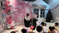 <p>Aisha anak penyanyi cantik Denada baru saja merayakan ulang tahunya yang ke-10, Bunda. Denada pun mengadakan pesta ulang tahun yang meriah. (Foto: Instagram: @denadaindonesia)</p>
