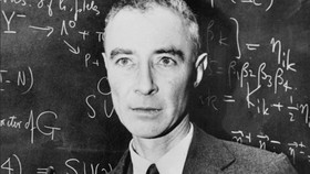 Siapa Itu Oppenheimer? Ini Profil dan Kisah Sang 'Bapak Bom Atom'