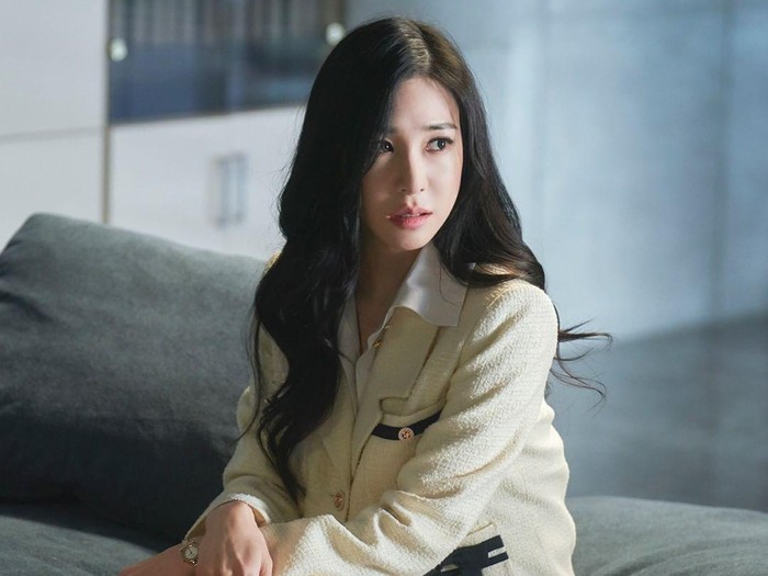 Tiffany Young di Reborn Rich