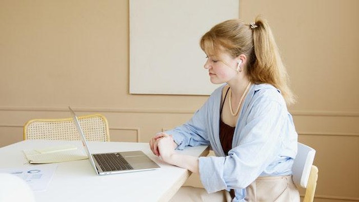 Berniat Buka Lembaran Baru dengan Kerja di Luar Negeri, Deretan Hal Ini Perlu Kamu Pertimbangkan Lebih Dahulu!