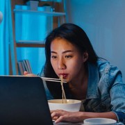 Bikin Buncit dan Sulit Tidur, Hindari Mengonsumsi 6 Jenis Makanan Ini Saat Malam Hari