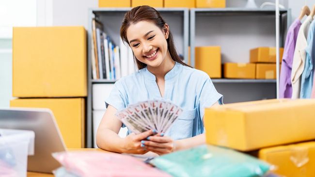 Apa itu Komersial? Komersial adalah istilah ini kerap ditemui dalam dunia bisnis. Berikut pengertian, ciri-ciri, dan tujuan komersial.