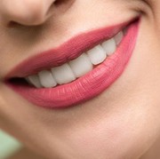 Kalau Nggak Mau Gigi Kuning, 5 Makanan dan Minuman Sehari-hari Ini Perlu Kamu Kurangi Konsumsinya!