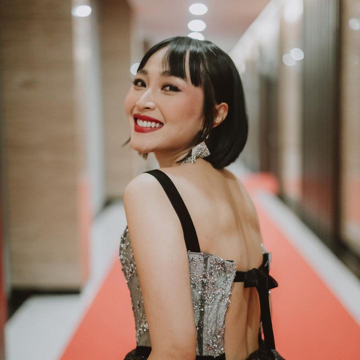 <p>Di kehamilannya kali ini, Rinni tetap aktif bernyanyi. Padahal di trimester pertama, dia sempat mengalami mual, muntah, dan kerap menangis karena menjadi lebih sensitif. (Foto: Instagram @rinni_w)</p>