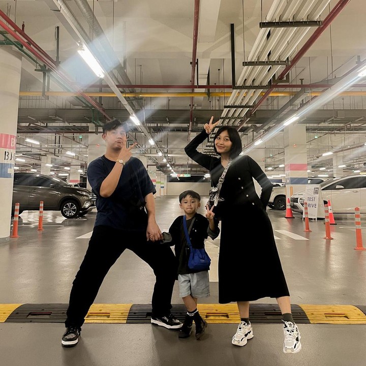 <p>Kehamilan kedua ini juga berbeda dari kehamilan pertama karena Rini menjalaninya sambil mengurus sang putra, Nord Kiano Julian. Sebentar lagi, Nord akan berusia 5 tahun. (Foto: Instagram @rinni_w)</p>