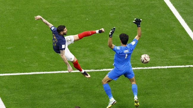 Prancis unggul atas Maroko di babak 1 semifinal Piala Dunia 2022 yang digelar di Stadion Al Bayt, Al Khor, Kamis (15/12) dini hari WIB.