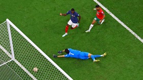 44 Detik Masuk Lapangan, Randal Kolo Muani Langsung Cetak Gol