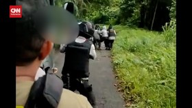VIDEO: Baku Tembak Kelompok Bersenjata-Polisi, 1 Warga Tewas