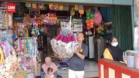 VIDEO: Perajin Terompet Kebanjiran Order Untuk Tahun Baru