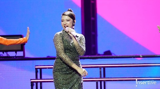 Ekspresi Tiara Andini Saat Nyanyikan 'Menjadi Dia' di Pontianak Viral