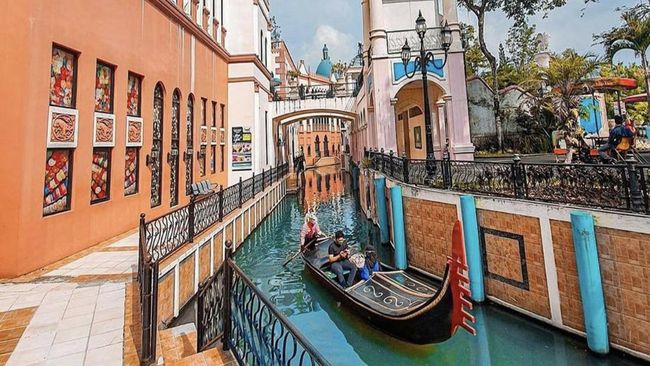 Little Venice Puncak: Lokasi, Harga Tiket Masuk, dan Wahananya - CNN Indonesia
