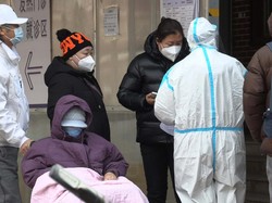 China Diamuk 3 Gelombang COVID-19 Sekaligus, Layanan Kremasi Kewalahan