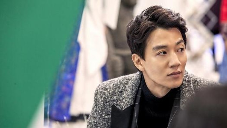 Drama Korea Black Knight: The Man Who Guards Me