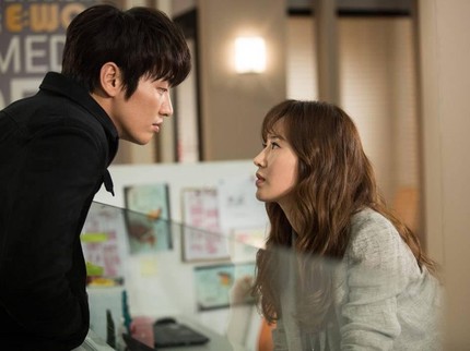 5 Drama Korea Romantis Cinlok di Kantor, Ada yang Dibintangi Kim Young Kwang