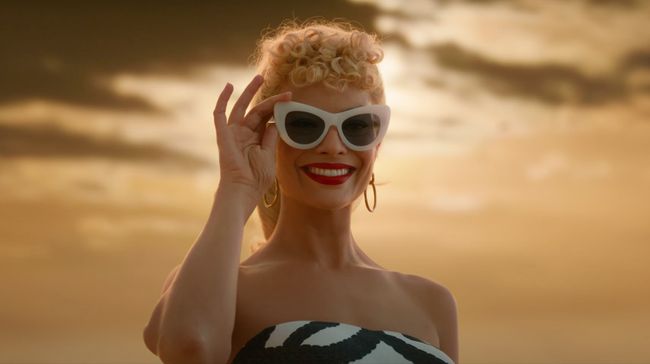 Trailer terbaru film Barbie menampilkan lebih dekat karakter yang diperankan Margot Robbie, Ryan Gosling, dan Simu Liu.