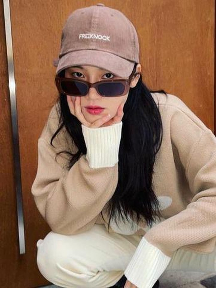 Ia bahkan pernah terlibat dalam penulisan lagu 'Monster' milik Henry yang saat itu merupakan artis di bawah naungan SM Entertainment./ foto: instagram.com/charmgirl_1005