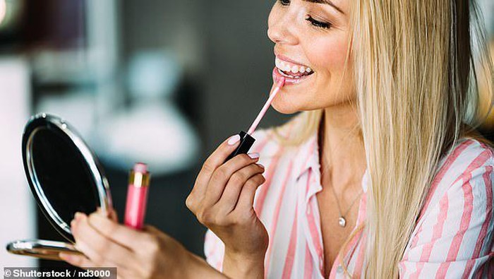 Pemula Merapat! Ini Sederet Istilah dalam Makeup yang Wajib Diketahui Pemula Merapat! Ini Sederet Istilah dalam Makeup yang Wajib Diketahui