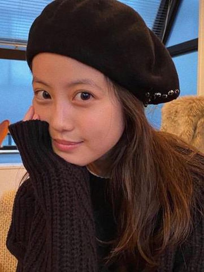Pada awalnya, kedua orangtua Mio menantang dirinya untuk terjun di dunia entertainment, dan menyarankannya untuk melanjutkan kuliah./ foto: instagram.com/imada_mio