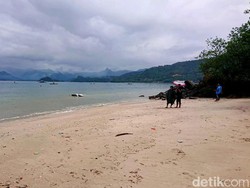 Suami di Trenggalek Tewas Saat Tolong Istri yang Pingsan di Banana Boat