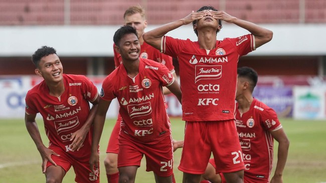 Persib Bandung dan Persija Jakarta sama-sama punya kesempatan emas untuk meluncur masuk papan atas dalam duel Liga 1 hari ini.