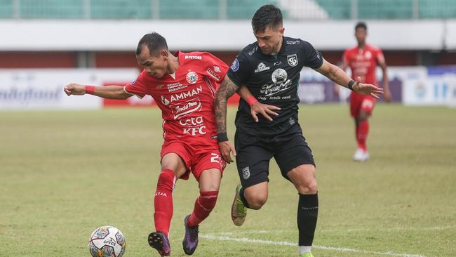 Persija Jakarta meraih kemenangan 2-0 atas PSS Sleman dalam laga tunda Liga 1 2022/2023 di Stadion Sultan Agung, Bantul, Minggu (8/1) sore WIB.