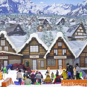 Yuk Habiskan Waktu Libur Lebaran di Trans Snow World Makassar