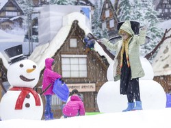 Tak Perlu ke Eropa, Main Salju Bisa di Trans Snow Bintaro