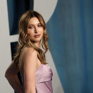 Mantan Pacari Selena Gomez, Anak Steve Jobs Hapus Akun IG?