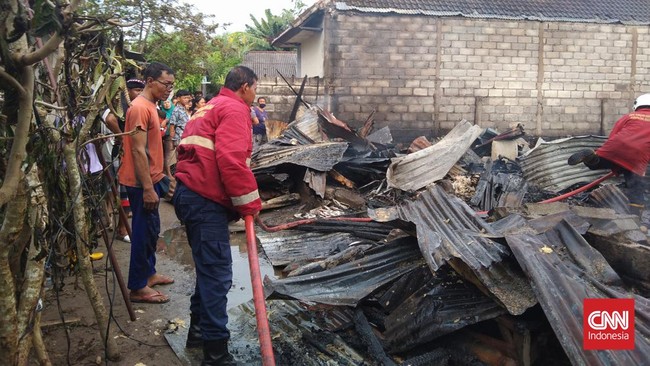 Angkasa Pura menyatakan kebakaran terjadi di area perumahan warga dan bukan di Bandara I Gusti Ngurah Rai.