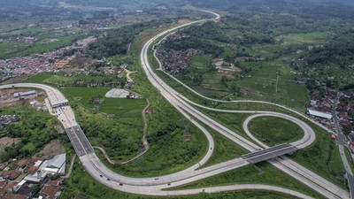Tips Berkendara Aman di Jalan Tol Terpanjang Indonesia