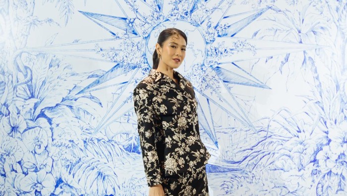 img-title Gaya Stylish Dian Sastrowardoyo Sepanjang Tahun 2022 saat Menghadiri Acara, Mana Favoritmu?