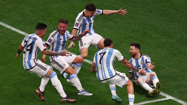 Ketua Umum PSSI Erick Thohir mengatakan publik yang belum dapat tiket pertandingan Indonesia versus Argentina tak perlu khawatir karena masih tersedia kuota.