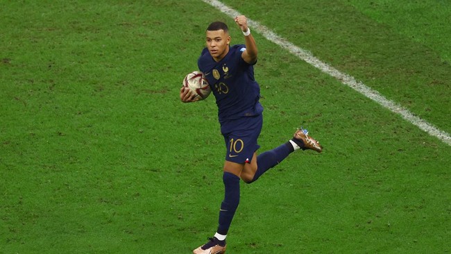 Al Hilal menawarkan gaji US$776 juta alias Rp11,6 Triliun agar Kylian Mbappe bersedia bergabung. Tawaran tersebut sangat fantastis dan berikut perbandingannya.