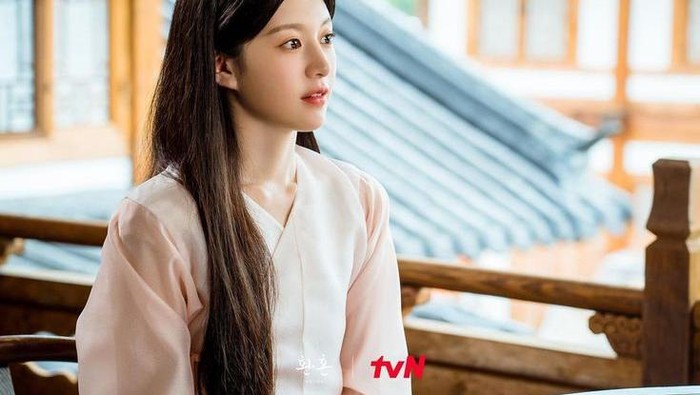 Jadi 'Istri' Lee Jae Wook di Alchemy of Soul 2, Ini Peran Go Yoon Jung Sebelumnya di Drama Korea Populer