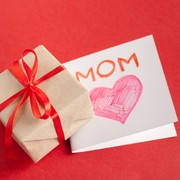 Bingung Cari Hadiah Buat Hari Ibu? Beri yang Spesial dengan Kado Stylish dengan Harga Kurang dari Rp1 Juta!