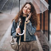 Kiat Merawat dan Mencuci Jeans di Musim Hujan Agar Awet dan Cepat Kering